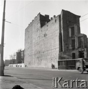 Lata 50., Warszawa, Polska.
Kamienica.
Fot. Irena Jarosińska, zbiory Ośrodka KARTA