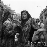 1975, Zakopane, Polska.
8 Międzynarodowy Festiwal Folkloru Ziem Górskich, n/z parada uliczna.
Fot. Irena Jarosińska, zbiory Fundacji Ośrodka KARTA