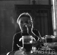 Wiosna 1960, Warszawa, Polska.
Aktorka Aleksandra Śląska.
Fot. Irena Jarosińska, zbiory Ośrodka KARTA