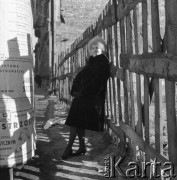 Wiosna 1960, Warszawa, Polska.
Aktorka Aleksandra Śląska.
Fot. Irena Jarosińska, zbiory Ośrodka KARTA