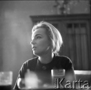 Wiosna 1960, Warszawa, Polska.
Aktorka Aleksandra Śląska.
Fot. Irena Jarosińska, zbiory Ośrodka KARTA