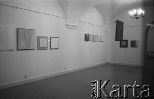 Lata 80., Warszawa, Polska.
Wystawa w Galerii Zapiecek na Starym Mieście.
Fot. Irena Jarosińska, zbiory Ośrodka KARTA