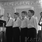 1966, Łańcut, woj. rzeszowskie, Polska.
Sala Balowa w zamku. Koncert fagocisty Filharmonii Narodowej Kazimierza Piwkowskiego i jego zespołu 