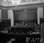 1958, Warszawa, Polska.
Filharmonia Narodowa, próba koncertu na cztery fortepiany pod dyrekcją Bohdana Wodiczko.
Fot. , zbiory Fundacji Ośrodka KARTA