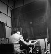 Lata 60, Łódź, Polska.
Studio Opracowań Dialogowych, n/z dubbingowanie filmu.
Fot. Irena Jarosińska, zbiory Fundacji Ośrodka KARTA