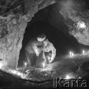 1968, Tatry, Polska.
Jaskinia Dziura.
Fot. Irena Jarosińska, zbiory Ośrodka KARTA