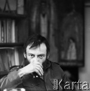 Lata 70., Warszawa, Polska.
Jan Michlewski, fotoreporter.
Fot. Irena Jarosińska, zbiory Fundacji Ośrodka KARTA