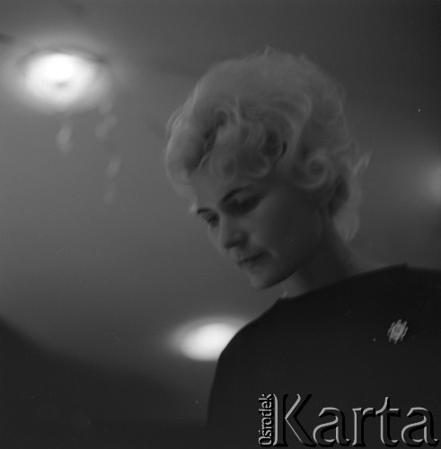 Lata 60., Warszawa, Polska.
Kawiarnia 