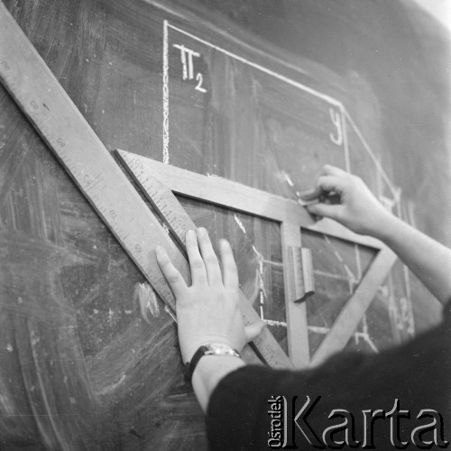 1962, Olsztyn, woj. olsztyńskie, Polska.
Lekcja matematyki w Studium Nauczycielskim.
Fot. Irena Jarosińska, zbiory Ośrodka KARTA