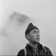 4.-5.06.1964, Tatry, Polska.
Wycieczka w polskie góry angielskiego alpinisty Sir Johna Hunta, kierownika zdobywczej wyprawy na Mount Everest w 1953 r. Na zdjęciu Stanisław Pieniążek, partner I. Jarosińskiej.
Fot. Irena Jarosińska, zbiory Ośrodka KARTA
