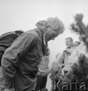 4.-5.06.1964, Tatry, Polska.
Angielski alpinista i kierownik zdobywczej wyprawy na Mount Everest w 1953 r. sir John Hunt podczas wycieczki w góry.
Fot. Irena Jarosińska, zbiory Ośrodka KARTA
