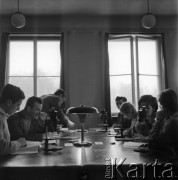 1963, Olsztyn, Polska.
Studenci Wydziału Rybackiego Wyższej Szkoły Rolniczej.
Fot. Irena Jarosińska, zbiory Ośrodka KARTA