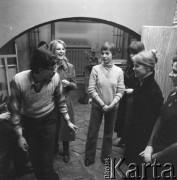 1978, Łódź, Polska.
Studenci z zagranicy podczas zajęć w Wyższej Szkole Filmowo-Telewizyjnej.
Fot. Irena Jarosińska, zbiory Ośrodka KARTA