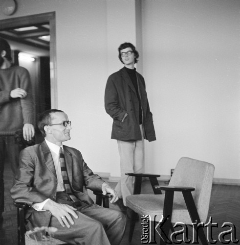 1968, Kraków, Polska.
Zagraniczni uczestnicy wakacyjnego kursu języka polskiego dla slawistów zorganizowanego przez Studium Kultury i Języka Polskiego dla Cudzoziemców 