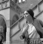 1968, Kraków, Polska.
Wakacyjny kurs języka polskiego dla slawistów z zagranicy, zorganizowany przez Studium Kultury i Języka Polskiego dla Cudzoziemców 