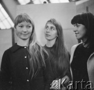 Lata 60., Gdańsk, Polska.
Studentki Państwowej Wyższej Szkoły Sztuk Plastycznych podczas zajęć z malarstwa i rysunku. W 1954 r. uczelnia została przeniesiona z Sopotu do budynku Wielkiej Zbrojowni przy Targu Węglowym w Gdańsku.  
Fot. Irena Jarosińska, zbiory Ośrodka KARTA