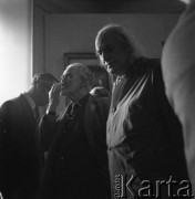 Lata 60., Kraków, Polska.
Międzynarodowe Sympozjum Tłumaczy. Uczestnicy sympozjum podczas zwiedzania ekspozycji zbiorów dawnej sztuki polskiej w Muzeum Narodowym w Krakowie.
Fot. Irena Jarosińska, zbiory Ośrodka KARTA