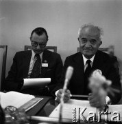 10.09.1974, Skierniewice, Polska.
XIX Międzynarodowy Kongres Ogrodniczy w Instytucie Sadownictwa, n/z od lewej: Gerrit De Bakker, prof. Szczepan Pieniążek.
Fot. Irena Jarosińska, zbiory Ośrodka KARTA
