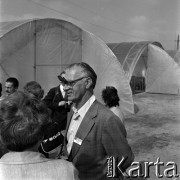 10.09.1974, Skierniewice, Polska.
XIX Międzynarodowy Kongres Ogrodniczy w Instytucie Sadownictwa, n/z uczestnicy zwiedzają Instytut Sadownictwa.
Fot. Irena Jarosińska, zbiory Ośrodka KARTA