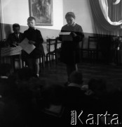 Lata 60., Warszawa, Polska.
Eksperymentalna Szkoła Podstawowa nr 176 przy placu Inwalidów.
Fot. Irena Jarosińska, zbiory Fundacji Ośrodka KARTA