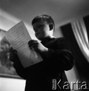 Lata 60., Warszawa, Polska.
Eksperymentalna Szkoła Podstawowa nr 176 przy placu Inwalidów.
Fot. Irena Jarosińska, zbiory Fundacji Ośrodka KARTA