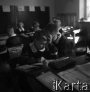 Lata 60., Warszawa, Polska.
Eksperymentalna Szkoła Podstawowa nr 176 przy placu Inwalidów.
Fot. Irena Jarosińska, zbiory Fundacji Ośrodka KARTA