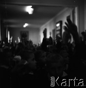 Lata 60., Warszawa, Polska.
Eksperymentalna Szkoła Podstawowa nr 176 przy placu Inwalidów.
Fot. Irena Jarosińska, zbiory Fundacji Ośrodka KARTA
