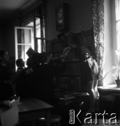 Lata 60., Warszawa, Polska.
Eksperymentalna Szkoła Podstawowa nr 176 przy placu Inwalidów.
Fot. Irena Jarosińska, zbiory Fundacji Ośrodka KARTA