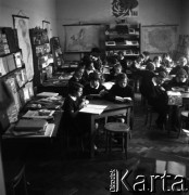 Lata 60., Warszawa, Polska.
Eksperymentalna Szkoła Podstawowa nr 176 przy placu Inwalidów.
Fot. Irena Jarosińska, zbiory Fundacji Ośrodka KARTA