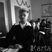 Lata 60., Warszawa, Polska.
Eksperymentalna Szkoła Podstawowa nr 176 przy placu Inwalidów.
Fot. Irena Jarosińska, zbiory Fundacji Ośrodka KARTA