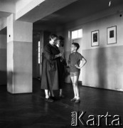 Lata 60., Warszawa, Polska.
Eksperymentalna Szkoła Podstawowa nr 176 przy placu Inwalidów.
Fot. Irena Jarosińska, zbiory Fundacji Ośrodka KARTA