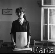 Lata 60., Warszawa, Polska.
Eksperymentalna Szkoła Podstawowa nr 176 przy placu Inwalidów.
Fot. Irena Jarosińska, zbiory Fundacji Ośrodka KARTA
