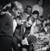 1964, Warszawa, Polska.
Wizyta meksykańskiego karykaturzysty i dziennikarza Eduarda del Rio 