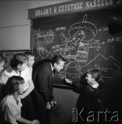 1964, Warszawa, Polska.
Wizyta meksykańskiego karykaturzysty i dziennikarza Eduarda del Rio 