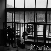 1961, Warszawa, Polska.
Szkoła podstawowa nr 171 im. Wojska Polskiego (obecnie nieistniejąca) przy ulicy Emilii Plater.
Fot. Irena Jarosińska, zbiory Fundacji Ośrodka KARTA