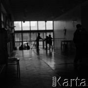 1961, Warszawa, Polska.
Szkoła podstawowa nr 171 im. Wojska Polskiego (obecnie nieistniejąca) przy ulicy Emilii Plater.
Fot. Irena Jarosińska, zbiory Fundacji Ośrodka KARTA