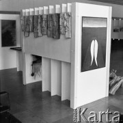 1976, Toruń, Polska.
II Europejska Konferencja Szkół Stowarzyszonych i Klubów UNESCO. Wystawa plastyczna towarzysząca konferencji.
Fot. Irena Jarosińska, zbiory Ośrodka KARTA