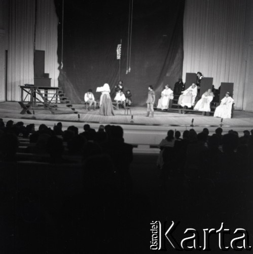 1956, Warszawa, Polska.
Przedstawienie teatralne 