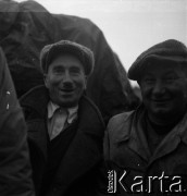 Lata 50., Warszawa, Polska.
Bazar Zieleniak, n/z sprzedający.
Fot. Irena Jarosińska, zbiory Fundacji Ośrodka KARTA