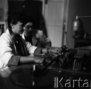 1959, Warszawa, Polska.
Archiwum Wytwórni Filmów Dokumentalnych (WFD) na ulicy Chełmskiej.
Fot. Irena Jarosińska, zbiory Fundacji Ośrodka KARTA