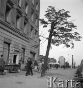 Lata 50., Warszawa, Polska.
Aleje Jerozolimskie.
Fot. Irena Jarosińska, zbiory Ośrodka KARTA