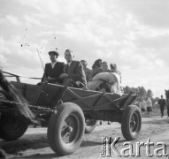 1961, Kadzidło, Polska.
Na furmance.
Fot. Irena Jarosińska, zbiory Ośrodka KARTA
