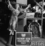 Zima 1977, Warszawa, Polska.
Rekwizytornia Telewizji Polskiej. 
Fot. Irena Jarosińska, zbiory Ośrodka KARTA