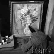 Zima 1977, Warszawa, Polska.
Rekwizytornia Telewizji Polskiej. 
Fot. Irena Jarosińska, zbiory Ośrodka KARTA