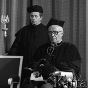 1976, Warszawa, Polska.
Uroczystość nadania tytułu honoris causa Akademii Medycznej dr Aleksandrowi Rytlowi z Chicago.
Fot. Irena Jarosińska, zbiory Ośrodka KARTA