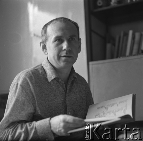 Lata 70., Polska.
Kazimierz Piwkowski - wybitny fagocista, pedagog i konstruktor instrumentów muzycznych. 
Fot. Irena Jarosińska, zbiory Ośrodka KARTA