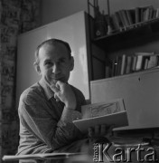 Lata 70., Polska.
Kazimierz Piwkowski - wybitny fagocista, pedagog i konstruktor instrumentów muzycznych. 
Fot. Irena Jarosińska, zbiory Ośrodka KARTA