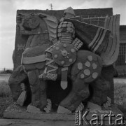 1968, Orońsko, Polska.
Plenerowa ekspozycja rzeźb, obecnie Centrum Rzeźby Polskiej .
Fot. Irena Jarosińska, zbiory Ośrodka KARTA