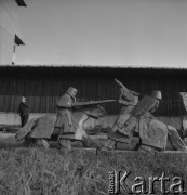 1968, Orońsko, Polska.
Plenerowa ekspozycja rzeźb, obecnie Centrum Rzeźby Polskiej .
Fot. Irena Jarosińska, zbiory Ośrodka KARTA