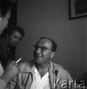 Lata 70., Polska.
Pisarz Marian Leon Bielicki.
Fot. Irena Jarosińska, zbiory Ośrodka KARTA